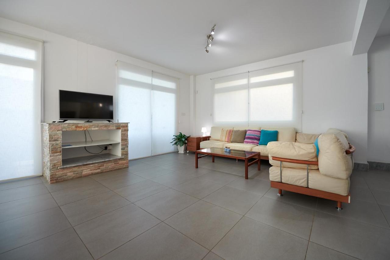 Beach Front Bella Vista By Ezoria Villas Protaras Exterior foto